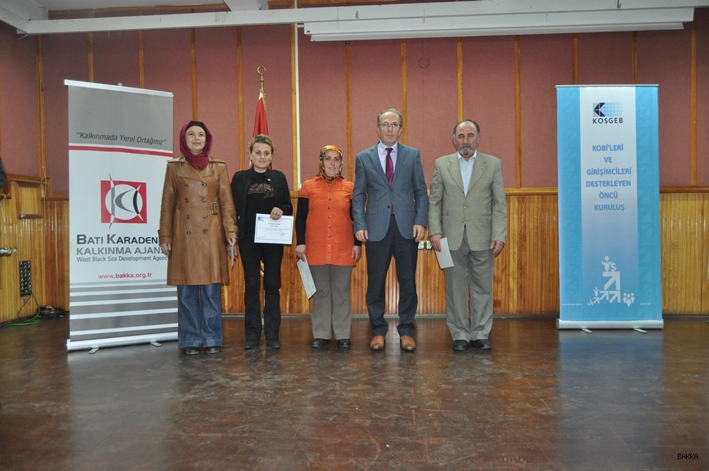 Girişimciler, Sertifikalarını Törenle Aldı. Galeri