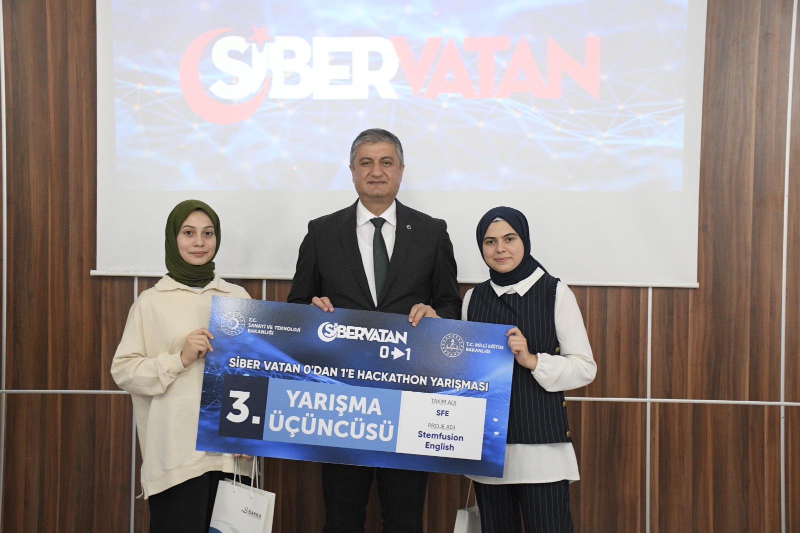 Siber Vatan 0’dan 1’e Hackathon Yarışmasında Projeler Yarıştı Galeri