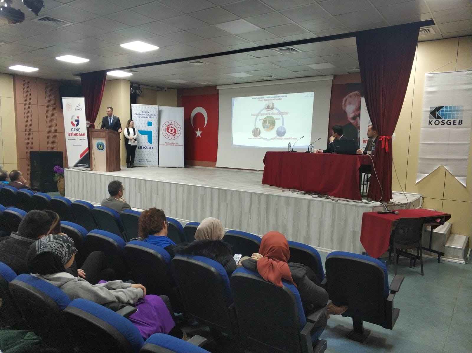 Bartın’da Geleceğin Meslekleri,  İş Fırsatları ve Girişimcilik Farkındalık Seminerleri düzenlendi Galeri