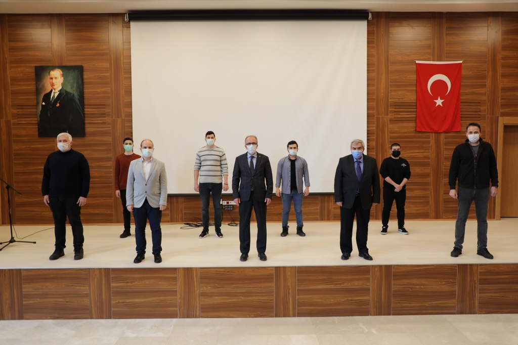 Siber Dünyanın Koruyucuları yetişiyor