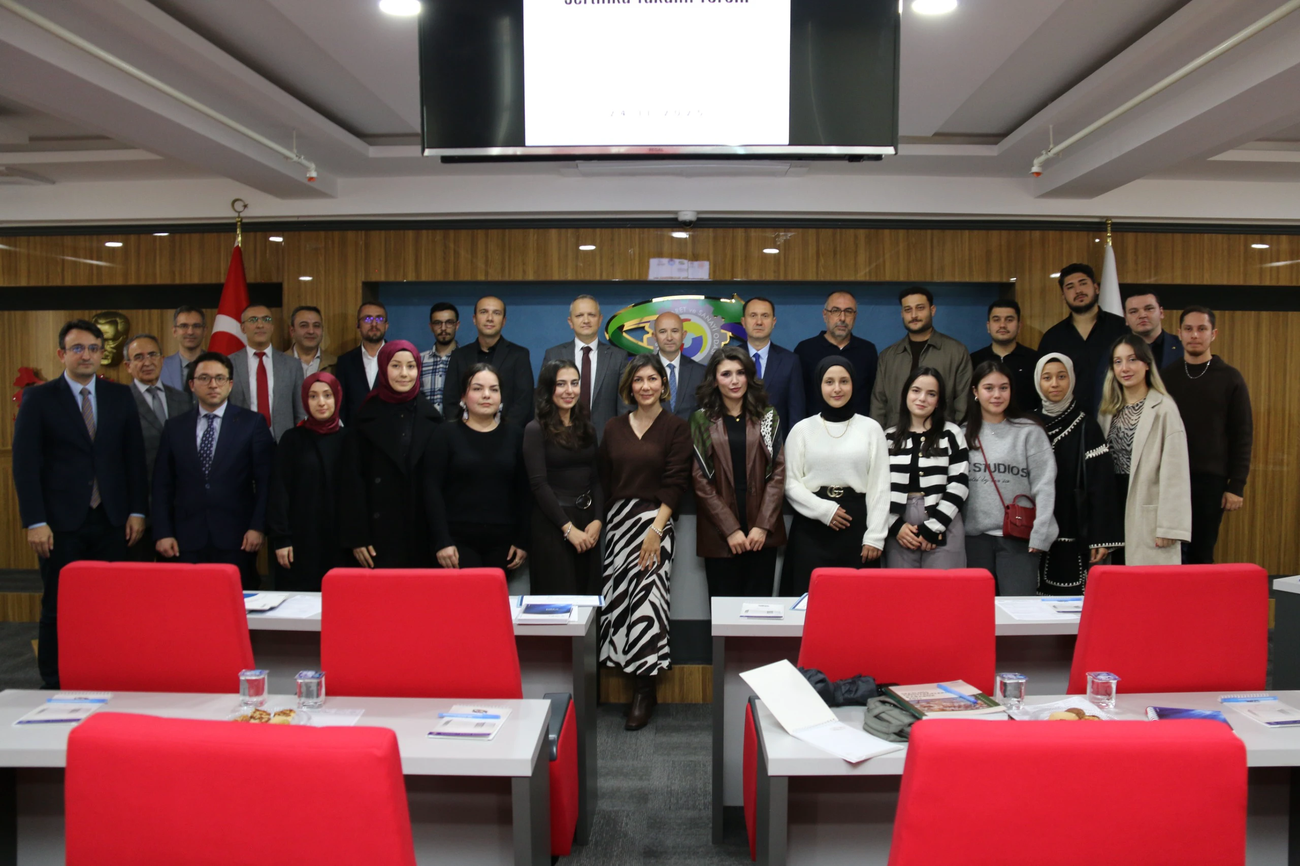 Karabük’te Mesleki Eğitimde Yüksek Teknoloji Projesi Kapsamında Sertifika Töreni Gerçekleştirildi